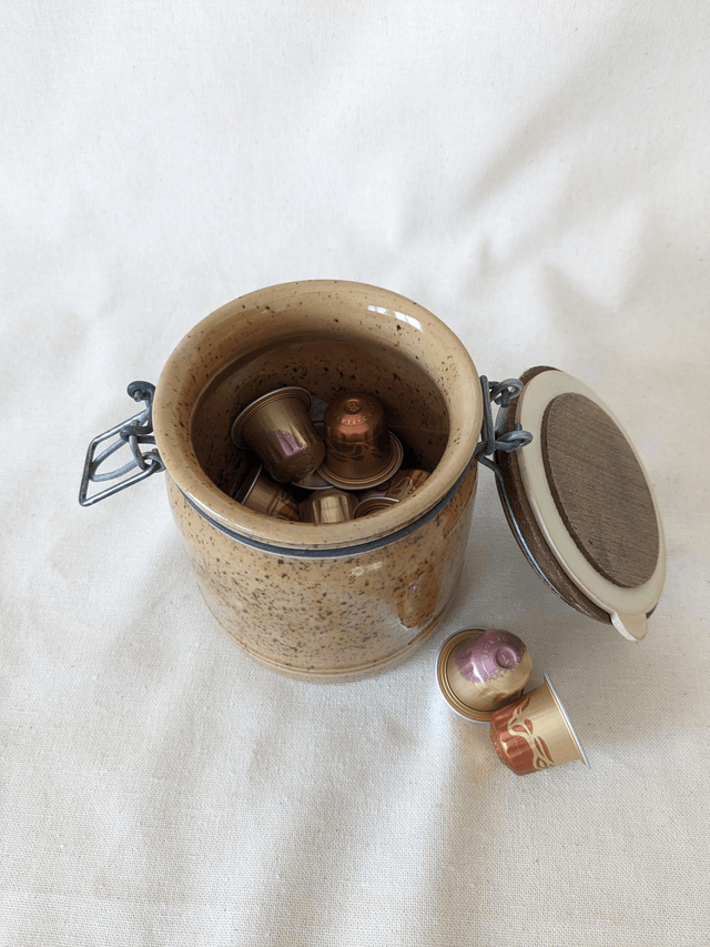 Bocal en céramique et bois