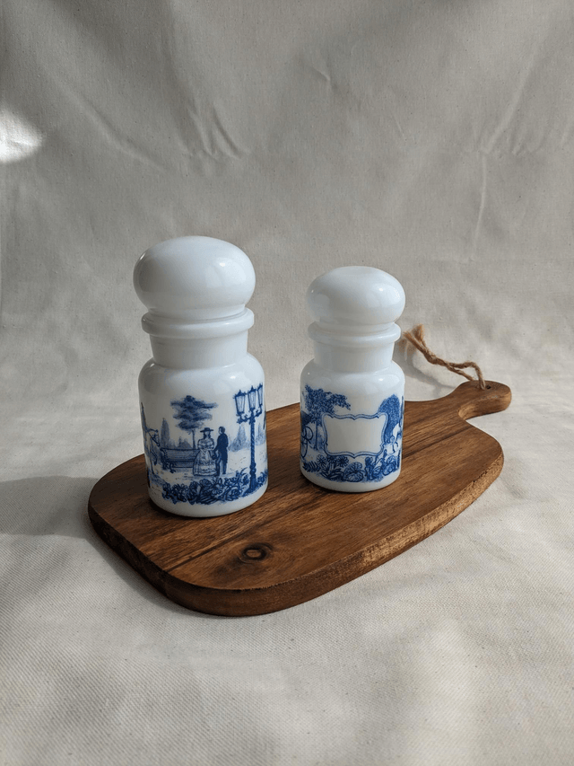 Flacon d'apothicaire en opaline M