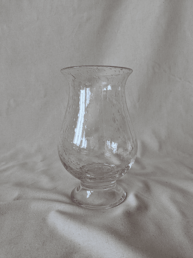 Vase en verre bullé de Biot rose