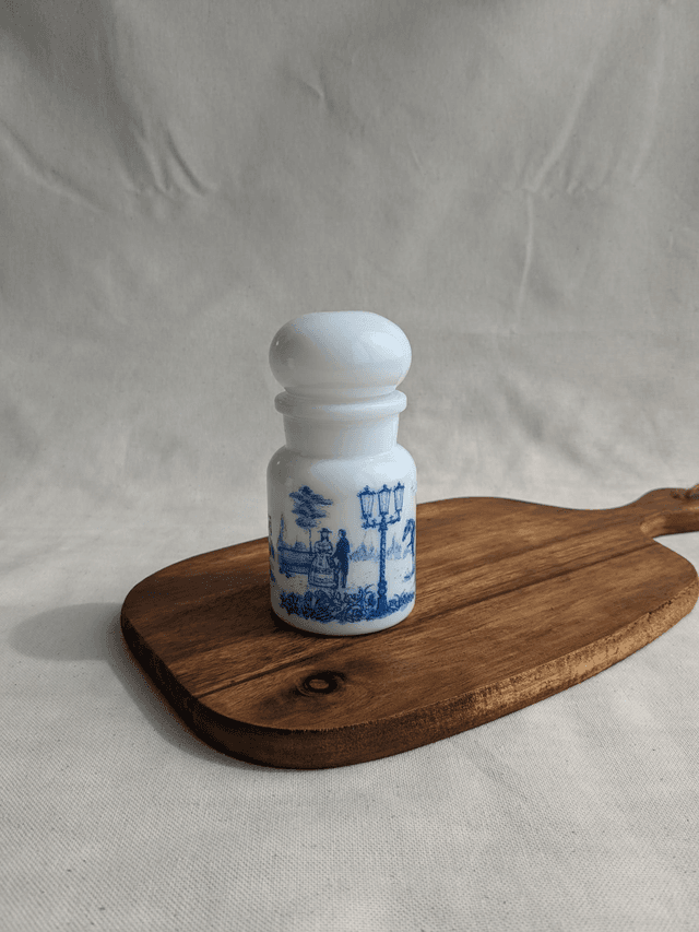 Flacon d&#039;apothicaire en opaline S